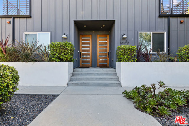 1202 Browning Boulevard, Los Angeles CA: https://media.crmls.org/mediaz/34d9d03c-cb67-4cdb-8a71-d23a0ba3e900.jpg
