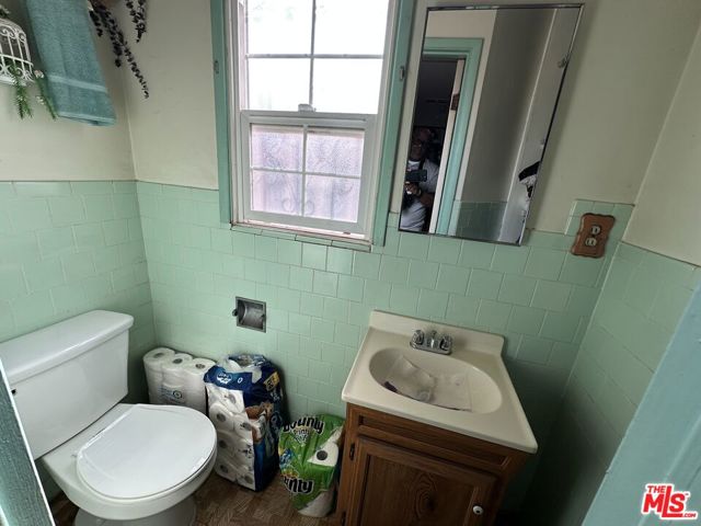 10332 S Gramercy Place, Los Angeles CA: https://media.crmls.org/mediaz/34da1385-7e31-41d1-b373-28f0b954180c.jpg