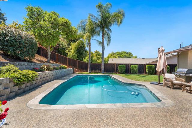 1163 Lomitas Ave, Livermore CA: https://media.crmls.org/mediaz/34db55ba-c2fa-4d66-9662-fec77fbdf04b.jpg