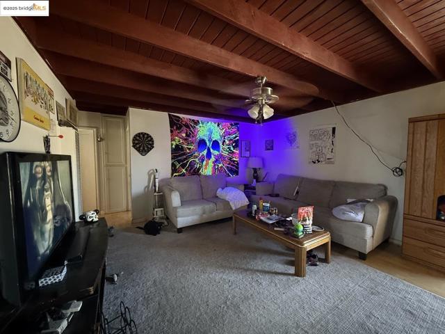 669 Carpino AVE, Pittsburg CA: https://media.crmls.org/mediaz/34db6b9f-0ed5-4e52-85e7-07617ba24bbf.jpg