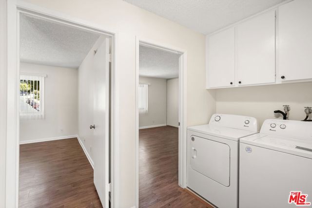 18002 Coastline Drive, Malibu CA: https://media.crmls.org/mediaz/34db77bc-d2f9-46b0-8493-4c8c40b3a847.jpg