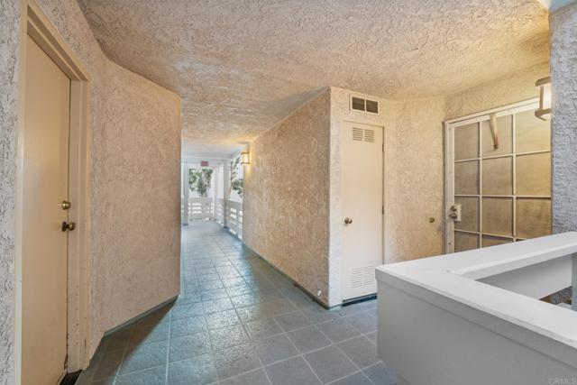 Detail Gallery Image 16 of 37 For 7228 Camino Degrazia #271,  San Diego,  CA 92111 - 3 Beds | 2 Baths