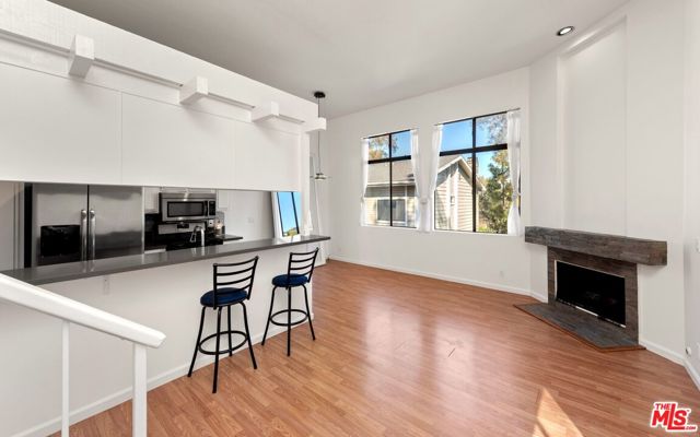 4628 Don Lorenzo Drive, Los Angeles CA: https://media.crmls.org/mediaz/34dbc7fb-d603-4ee6-9f8e-edf49a0e8c88.jpg