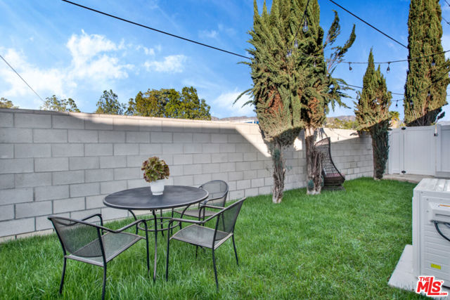 1837 N Brighton Street, Burbank CA: https://media.crmls.org/mediaz/34dbd5f2-2b98-4f27-bc10-6e460d3291ca.jpg
