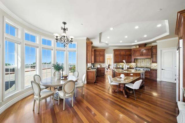 44989 Vista Del Sol, Fremont CA: https://media.crmls.org/mediaz/34dcce7d-ad86-4c8e-9fee-93d60235163e.jpg