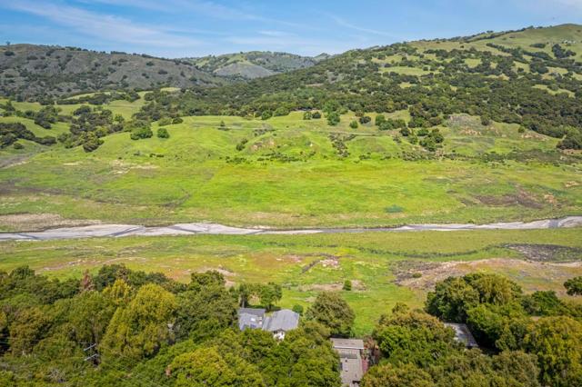 17480 Hoot Owl Way, Morgan Hill CA: https://media.crmls.org/mediaz/34dceae4-9f48-43ad-a3a9-399a2b7713e1.jpg