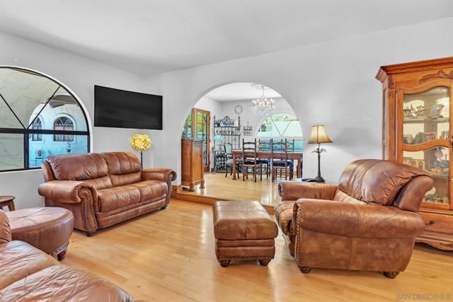 Image 13 of 40 For 11138 Pinehurst Drive