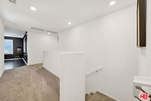 17028 Zion, Santa Clarita CA: https://media.crmls.org/mediaz/34dd341c-e8d8-4985-8519-010c1b08d1b8.jpg
