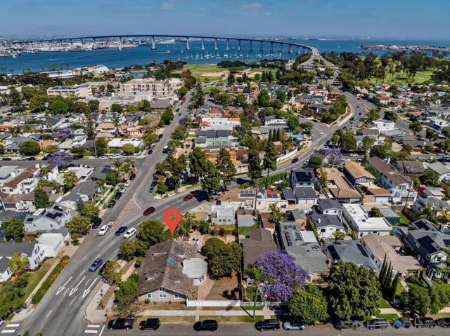 1312 3Rd St, Coronado CA: https://media.crmls.org/mediaz/34dd86fe-3539-49ad-a3a1-cd214b4f5e8c.jpg
