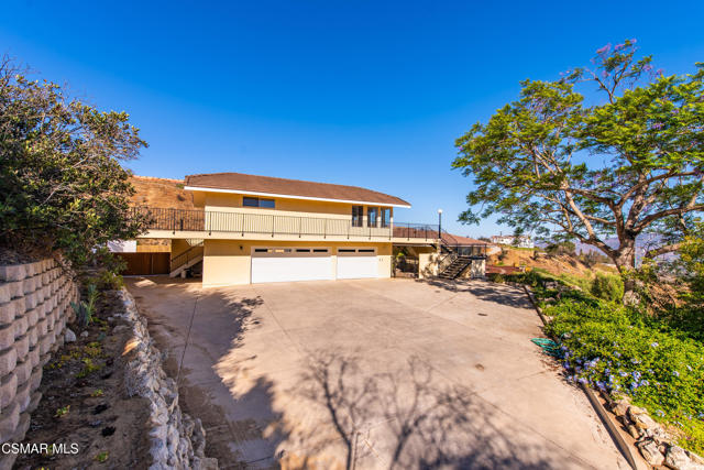 1140 San Clemente Way, Camarillo CA: https://media.crmls.org/mediaz/34dd8e52-bff8-49cc-adc4-d97d7ad2779c.jpg