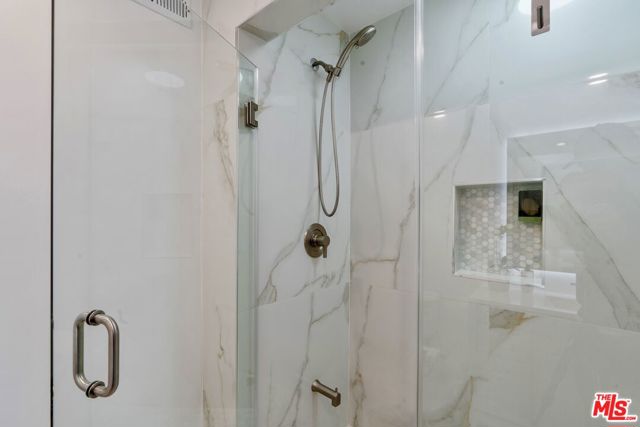 4854 Brewster Drive, Tarzana CA: https://media.crmls.org/mediaz/34dded47-dcb0-4cdd-99a7-19700a9e13fe.jpg