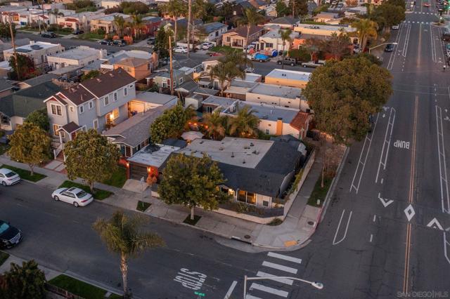 4407 Bancroft St, San Diego CA: https://media.crmls.org/mediaz/34ddf682-9593-4e28-bddf-eb39f623cc33.jpg