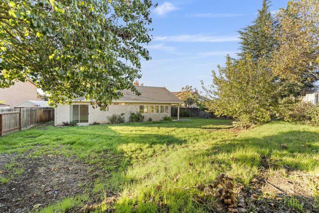 2199 Raleigh Circle, Hollister CA: https://media.crmls.org/mediaz/34de9f5e-afde-48a3-961e-09cb2b6c55c0.jpg