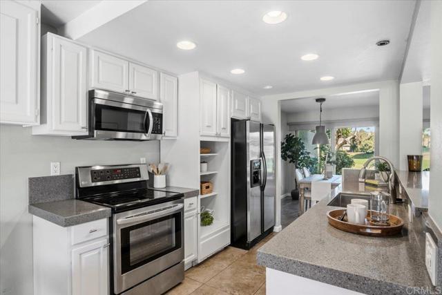 Detail Gallery Image 12 of 57 For 213 via Osuna, Rancho Santa Fe,  CA 92091 - 3 Beds | 3 Baths