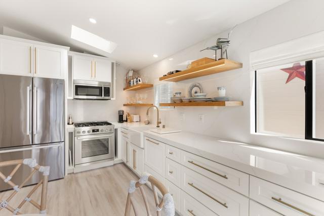 37 El Paseo Street, Newport Beach CA: https://media.crmls.org/mediaz/34df2077-b363-49d0-84e3-ef76aac03248.jpg