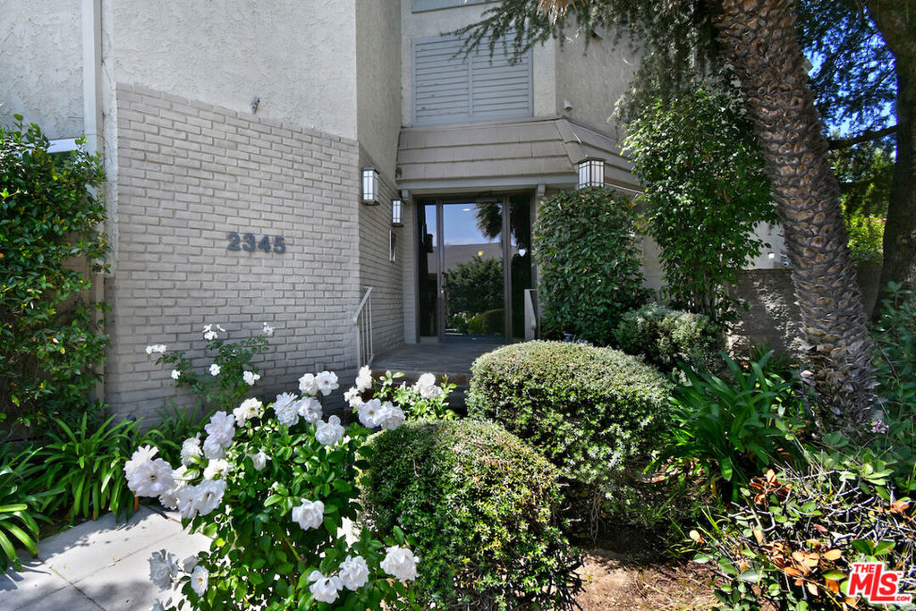 2345 Roscomare Road #205