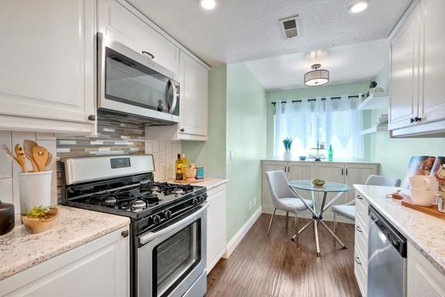 Detail Gallery Image 13 of 50 For 7303 Alicante Rd a,  Carlsbad,  CA 92009 - 2 Beds | 2 Baths
