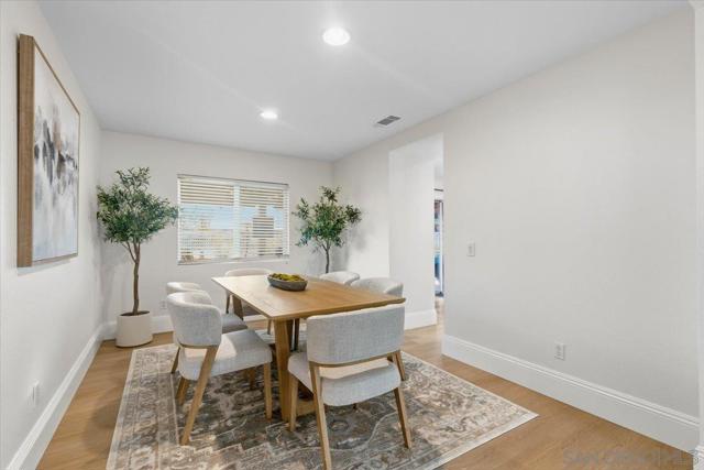 1528 Hendrix Pl, Chula Vista CA: https://media.crmls.org/mediaz/34e0a94d-49cb-4a1d-8a95-94455081bc73.jpg