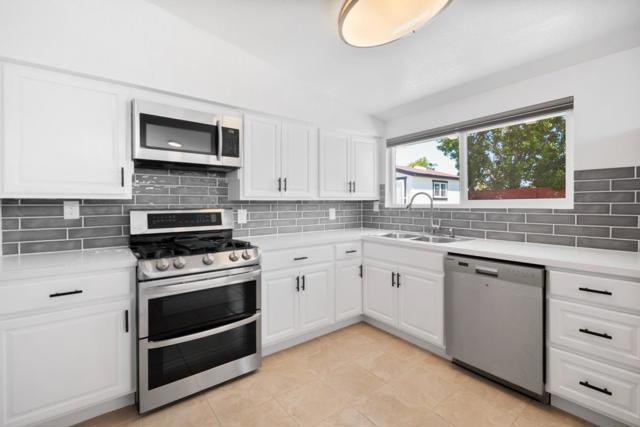 27650 La Porte Avenue, Hayward CA: https://media.crmls.org/mediaz/34e11a0d-f7b6-477d-8998-df224dae4a92.jpg