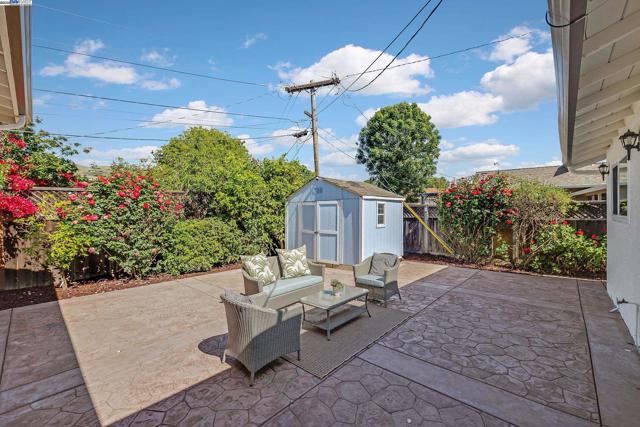 44840 Camellia Dr, Fremont CA: https://media.crmls.org/mediaz/34e19401-0919-47fa-8cc2-0a82c2e8422a.jpg
