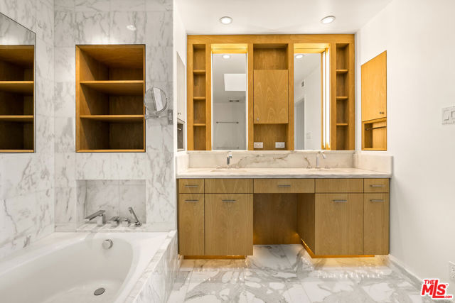 2548 Angelo Drive, Los Angeles CA: https://media.crmls.org/mediaz/34e1efce-1e8d-44d9-9c3a-72ea0801673a.jpg