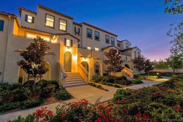 4382 Pacifica Way, Oceanside CA: https://media.crmls.org/mediaz/34e29ee2-77d7-4204-9f5e-a33bad7ca41d.jpg