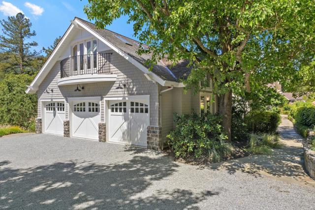 3 Vintage Court, Woodside CA: https://media.crmls.org/mediaz/34e2bb6b-0522-4f6c-b3bc-920b5051565b.jpg