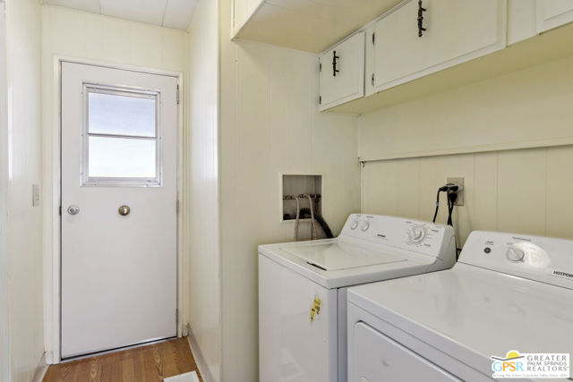 210 Coyote Drive, Palm Springs CA: https://media.crmls.org/mediaz/34e2bd0a-fbc0-46bc-a90f-d48b4b6229f3.jpg