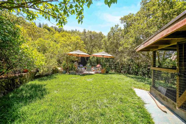 21 Red Rock Way, San Rafael CA: https://media.crmls.org/mediaz/34e2e119-4d7f-46d0-a3d0-edd3c9f51fe3.jpg