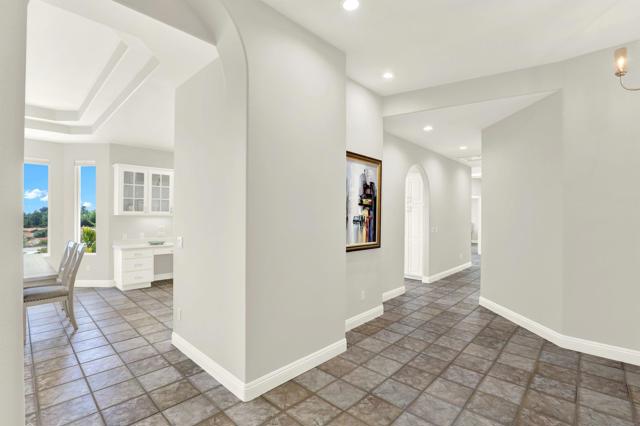 17342 Tam O Shanter Dr, Poway CA: https://media.crmls.org/mediaz/34e32f37-bc8f-49a8-94ab-c76860d8c67c.jpg