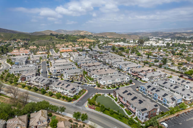 212 Red Brick Drive, Simi Valley CA: https://media.crmls.org/mediaz/34e344d6-5900-4c75-a83a-e55c2426aeb9.jpg