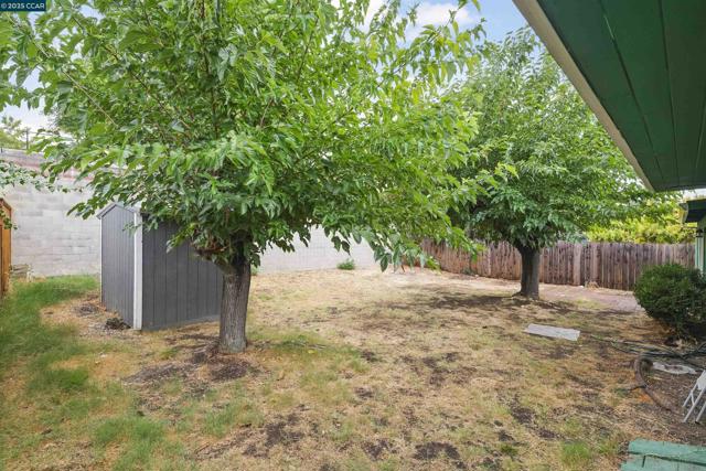 2656 Garden Ave, Concord CA: https://media.crmls.org/mediaz/34e50655-4d5b-4194-a922-16d1ac9ea437.jpg