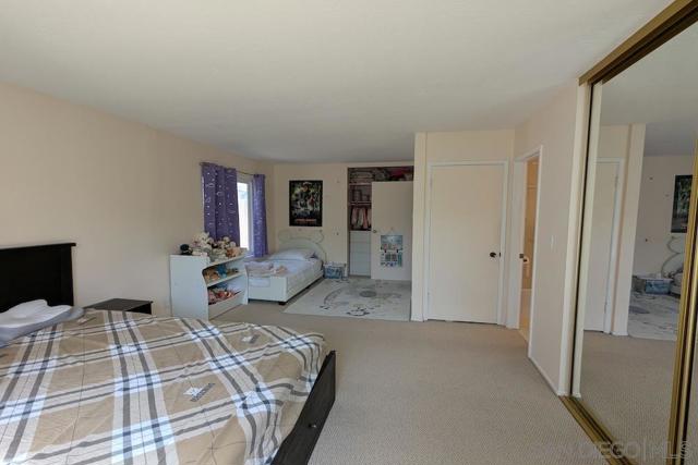 11416 Osoyoos Pl, San Diego CA: https://media.crmls.org/mediaz/34e511e4-4a6f-4ac5-9df9-87fb3746edf0.jpg