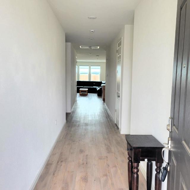 2080 Fuchsia Drive, Hollister CA: https://media.crmls.org/mediaz/34e568c6-e961-47ea-9e4f-80ca14bc4e14.jpg