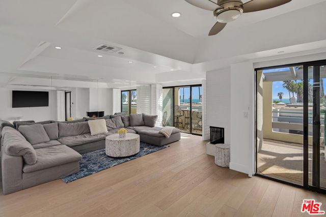20 Ocean Park Boulevard, 22 photo 3