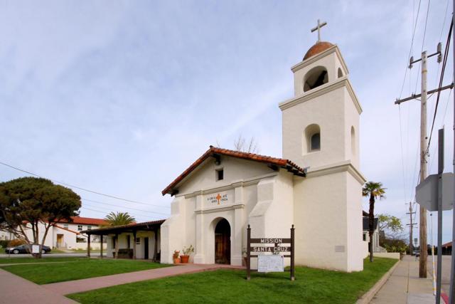 515 Chestnut Street, Santa Cruz CA: https://media.crmls.org/mediaz/34e5d3eb-789f-4ba0-9b19-a5e0156cbacc.jpg