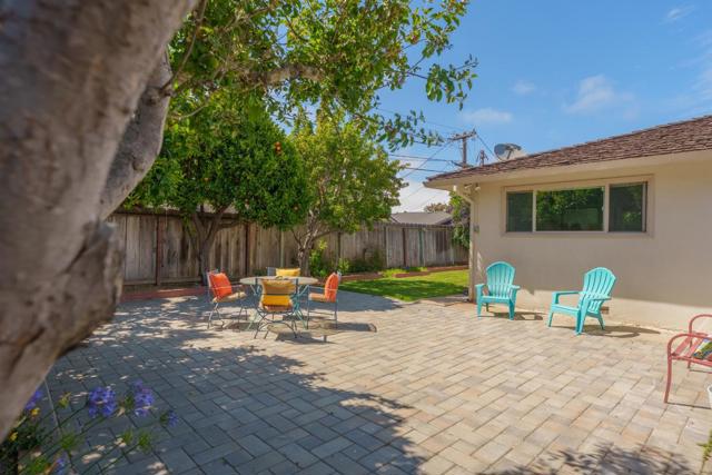 1152 Los Palos Drive, Salinas CA: https://media.crmls.org/mediaz/34e5f300-1238-4f33-bc7f-78b75ff4cff8.jpg