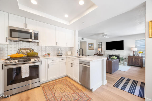 27220 Waterford Drive, Valencia CA: https://media.crmls.org/mediaz/34e66ca1-1aaf-415c-b577-e552fa7ffd63.jpg