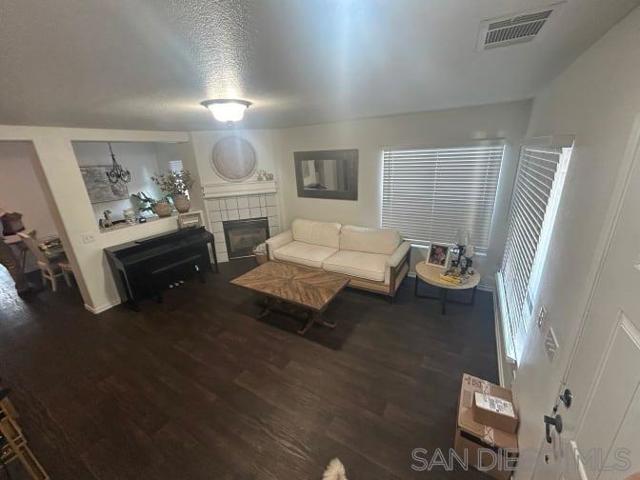1247 Calistoga Ave, Chula Vista CA: https://media.crmls.org/mediaz/34e74f55-5732-4b91-9303-69480d7f4d02.jpg