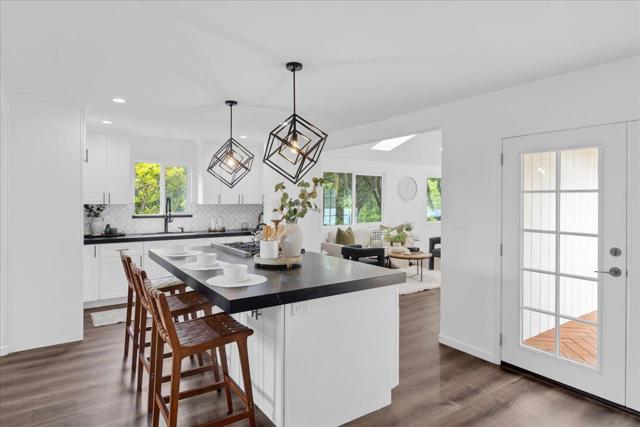 7183 Tustin Road, Salinas CA: https://media.crmls.org/mediaz/34e7d2d5-e268-4402-b6f4-f5d19e4beb27.jpg