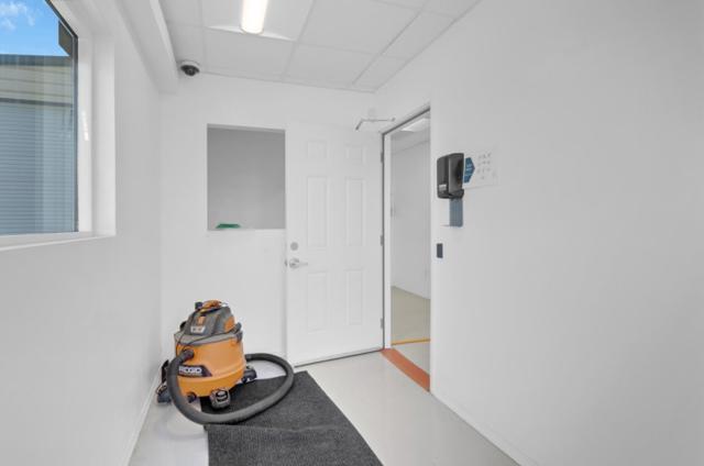 Image 40 of 45 For 991 Industrial Way