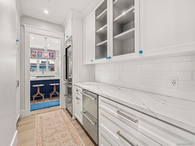 1027 G Ave, Coronado CA: https://media.crmls.org/mediaz/34e8b3f3-12a9-4ae6-b32f-bb8eb7ca39c0.jpg