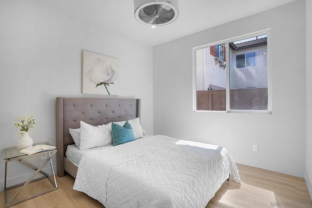 1120 Parkview Dr, Oceanside CA: https://media.crmls.org/mediaz/34e8bd30-ddce-4313-ae9c-495cebf91b86.jpg