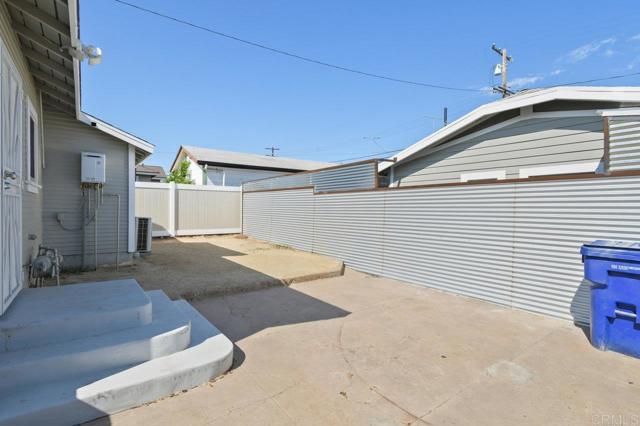 2503 2501 Sumac Dr, San Diego CA: https://media.crmls.org/mediaz/34e8ce39-5422-454a-951c-44a67c259ce4.jpg