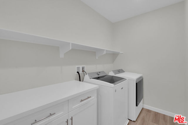 23755 Orange Blossom Drive, Newhall CA: https://media.crmls.org/mediaz/34e930fb-ed9d-4a2e-add5-33e4f47adcf7.jpg