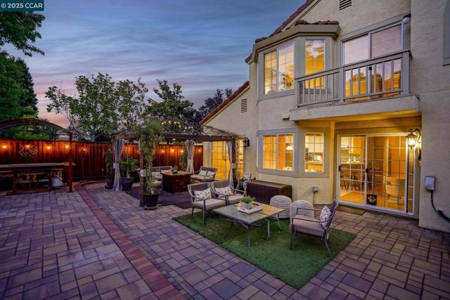 2120 Goldenrod Lane, San Ramon CA: https://media.crmls.org/mediaz/34e9ab0f-4d08-4a0c-8e26-1734bb9de727.jpg