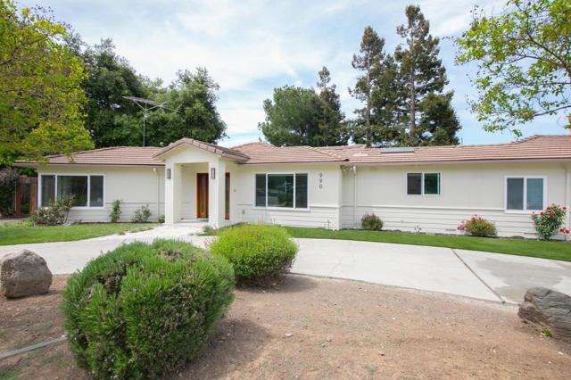 990 Rose Avenue, Mountain View CA: https://media.crmls.org/mediaz/34ea24cf-94b1-4618-b2cc-fd3c81c49271.jpg