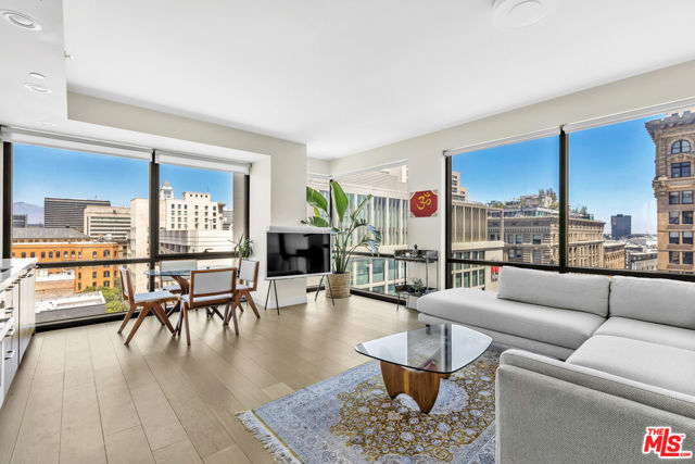 400 S Broadway, Los Angeles CA: https://media.crmls.org/mediaz/34eadddd-7f74-41ac-ab10-2d3ce3ec2030.jpg