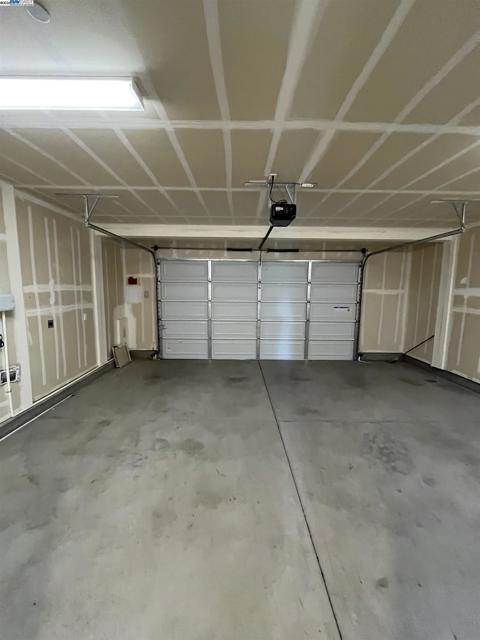 17659 Whisper Ln, Castro Valley CA: https://media.crmls.org/mediaz/34eb064c-6640-48e3-90ca-07b41dafde1d.jpg