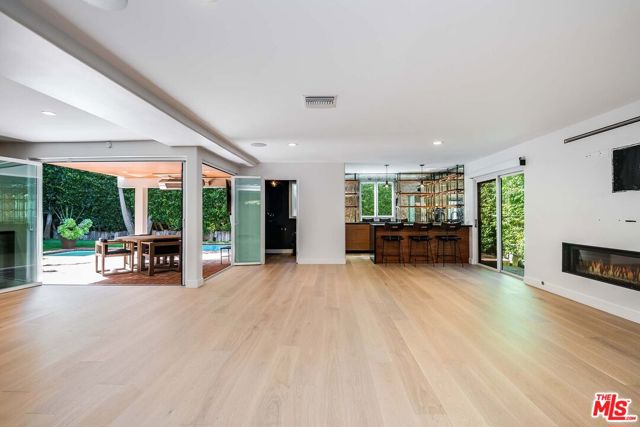 3201 Viola Place, Marina del Rey CA: https://media.crmls.org/mediaz/34eb0f4d-858b-45db-9167-ba9ec1a28dc4.jpg